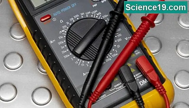 Hur mäter man förstärkare med en analog multimeter?